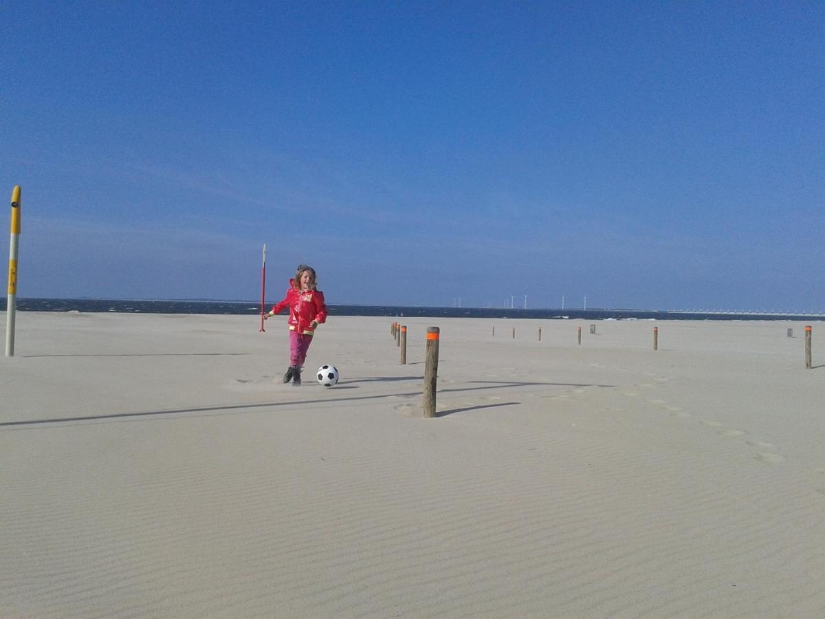 Comfortabel Vakantiehuis Aan Zee En Meer ! Kamperland Exterior foto